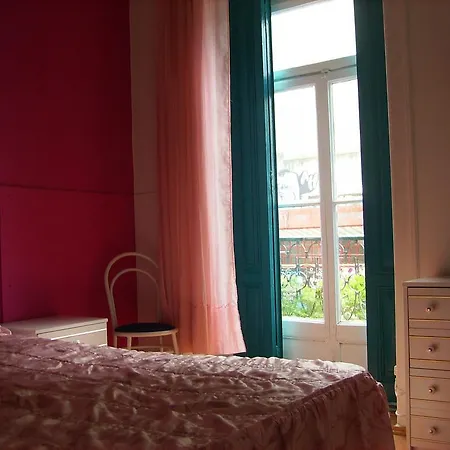 Dias E Dominguez Hostel Lizbona