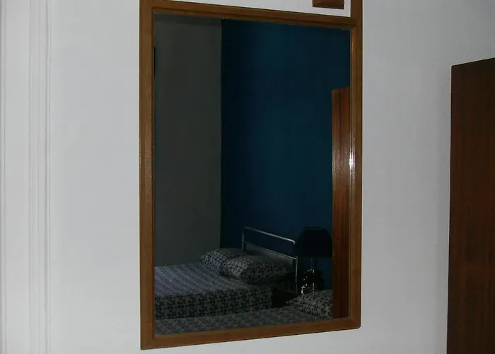 Dias E Dominguez Hostel *